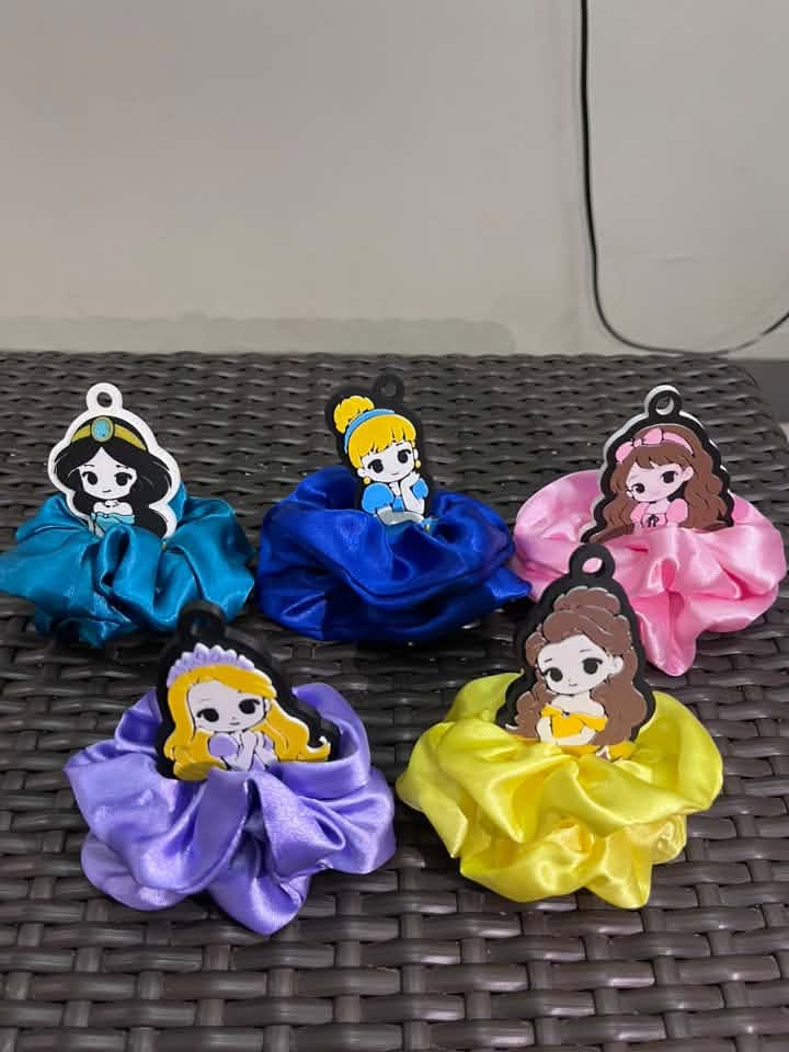 Hair Tie Ball Gown Keychain – 3MF File
